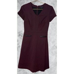 Nora Gardner Burgundy Textured Jacquard V-Neck Sheath Dress Faux Leather Trim 2